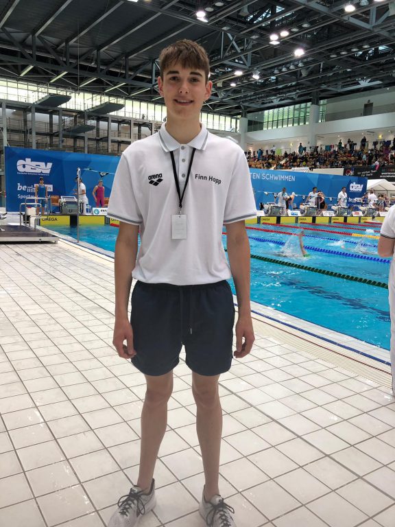 Finn Hopp schwimmt erfolgreich bei deutschen Meisterschaften in Berlin